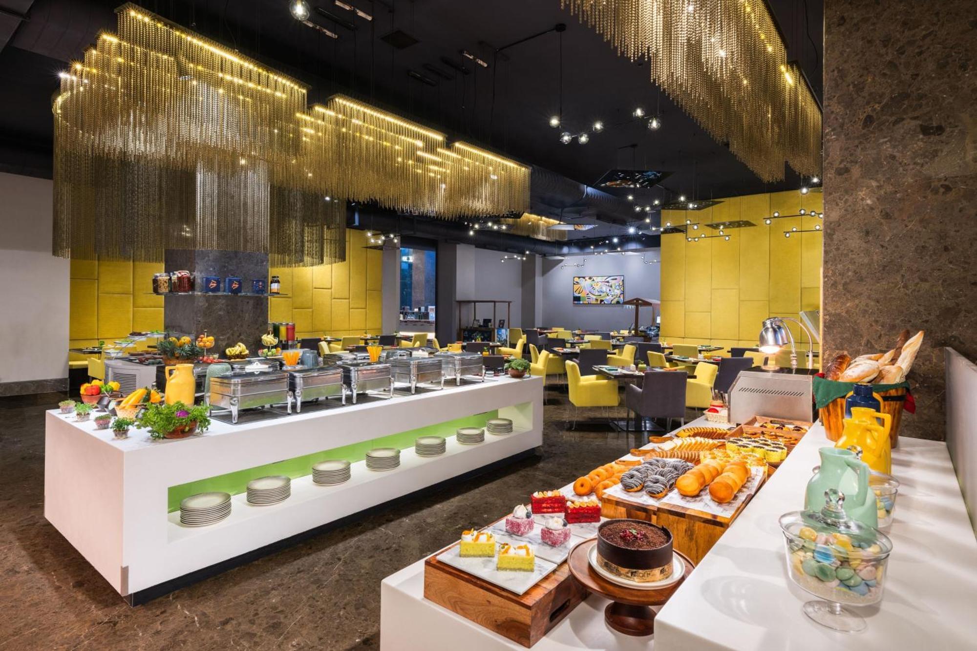 Aloft Bengaluru Outer Ring Road Hotell Exteriör bild