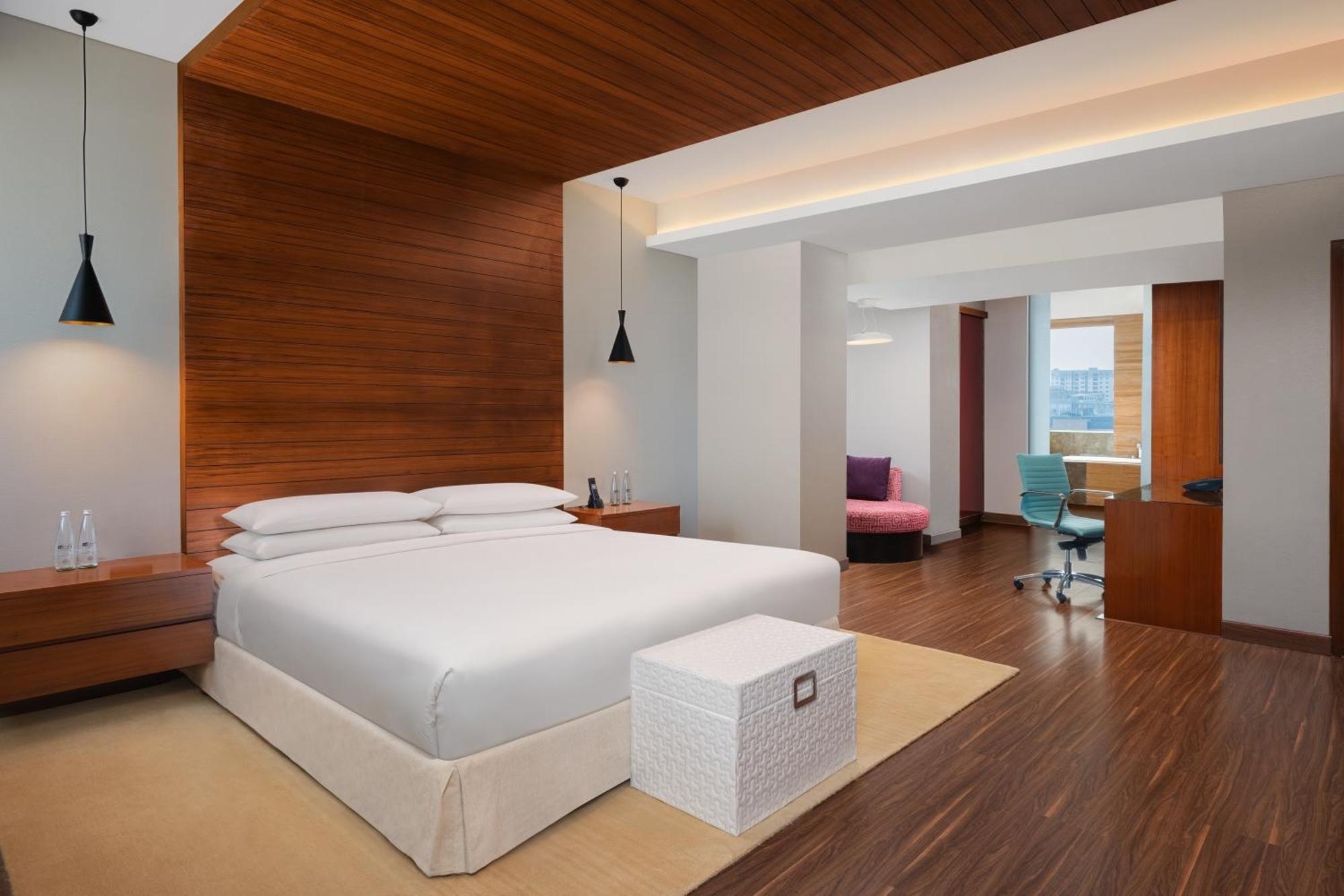 Aloft Bengaluru Outer Ring Road Hotell Exteriör bild