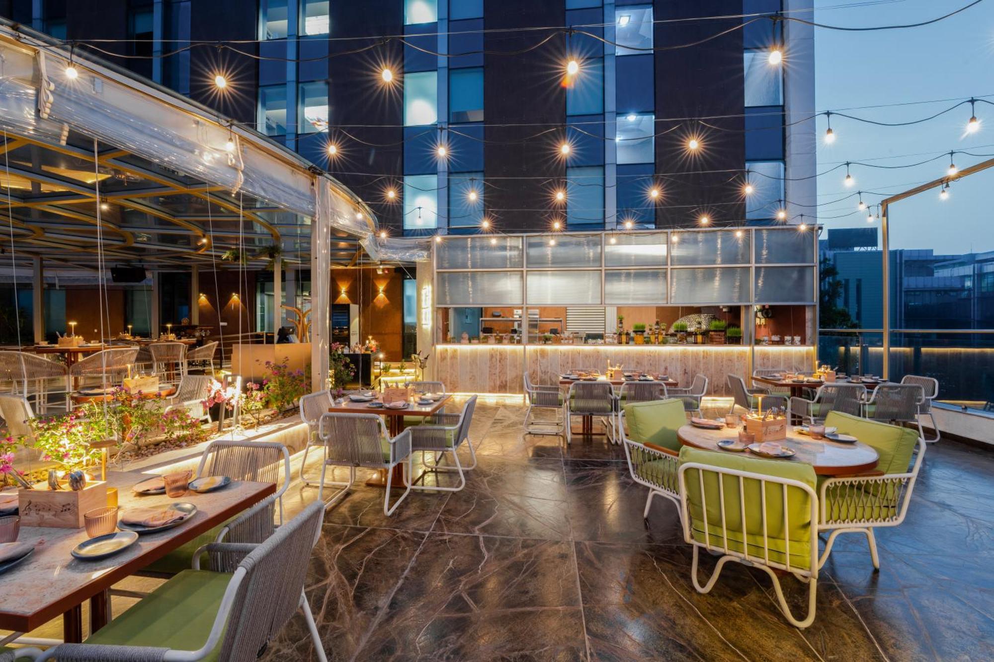 Aloft Bengaluru Outer Ring Road Hotell Exteriör bild